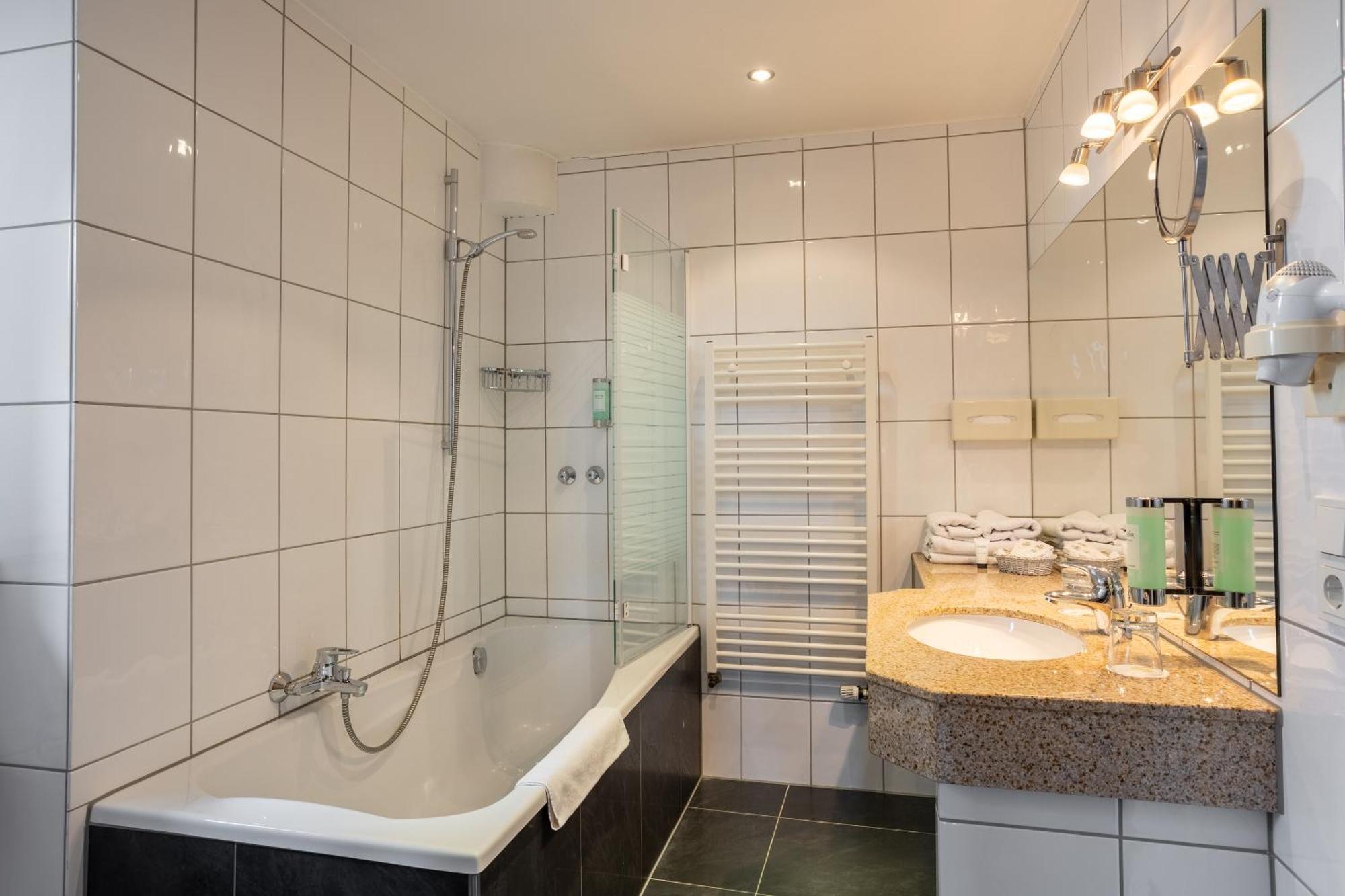Burghotel Staufenberg Staufenberg  Экстерьер фото